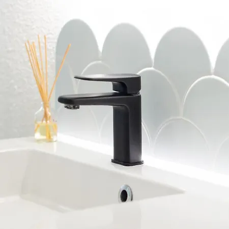 Apartament Modern With Balcony In Salgados By Lovelystay