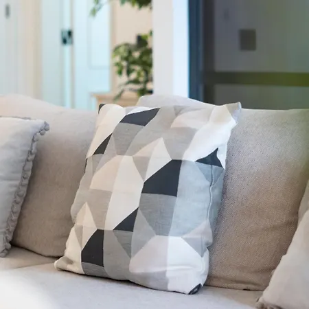 Modern With Balcony & Ac In Salgados By Lovelystay Apartman *