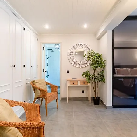 דירה Modern With Balcony In Salgados By Lovelystay *