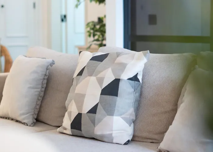 Modern With Balcony In Salgados By Lovelystay 아파트 *