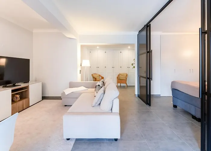 아파트 Modern With Balcony In Salgados By Lovelystay 기아