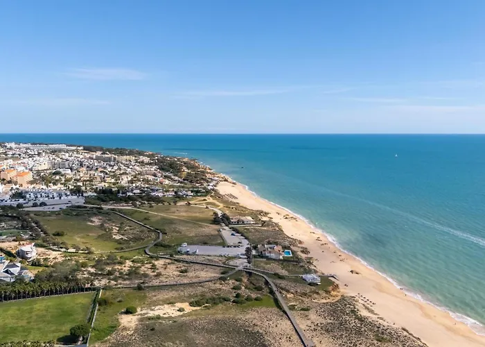 Modern With Balcony In Salgados By Lovelystay *